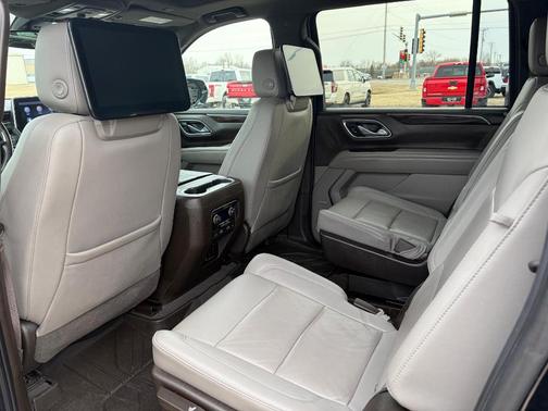 2021 Chevrolet Suburban LT