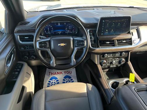 2023 Chevrolet Suburban LT