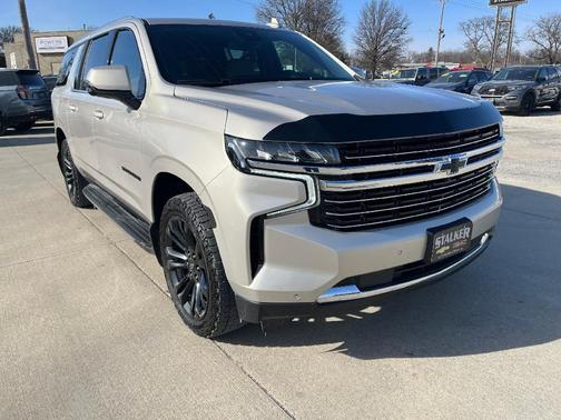 2023 Chevrolet Suburban LT