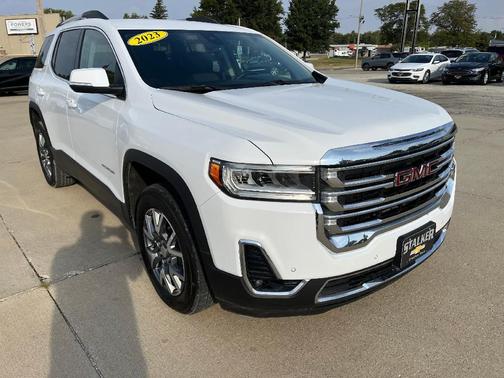 2023 GMC Acadia SLT