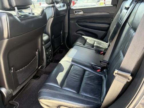 Granite Crystal Clearcoat Metallic 2016 Jeep Grand Cherokee Limited
