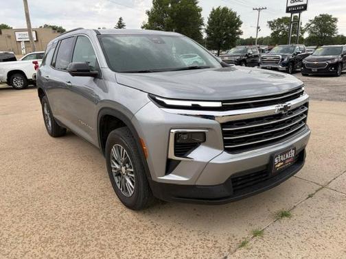 Sterling Gray Metallic 2024 Chevrolet Traverse LT