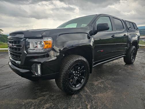 2022 GMC Canyon AT4 w/Leather