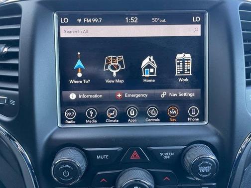 Photo 5 of 26 of 2018 Jeep Grand Cherokee Altitude
