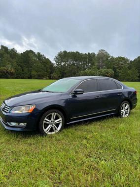 2013 Volkswagen Passat 2.0 TDI SE w/ Sunroof