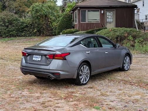 2025 Nissan Altima SL