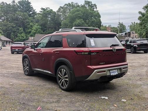 2025 Nissan Pathfinder Platinum