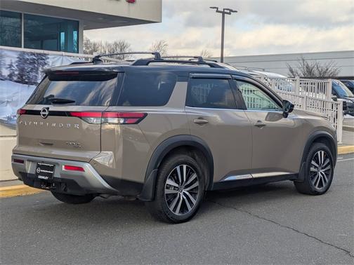 2023 Nissan Pathfinder Platinum