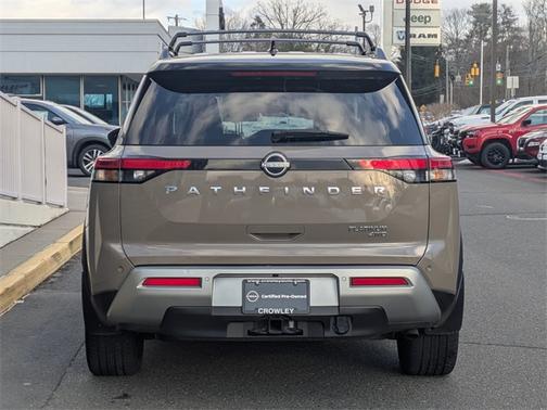 2023 Nissan Pathfinder Platinum