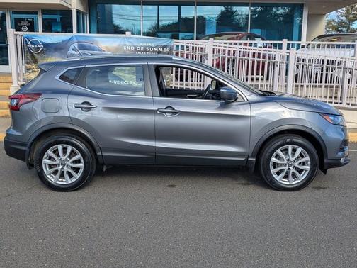 2022 Nissan Rogue Sport SV