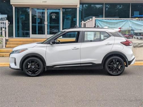 2024 Nissan Kicks SR