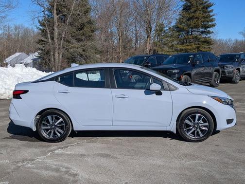 2025 Nissan Versa 1.6 SV