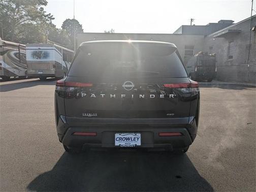 2025 Nissan Pathfinder S