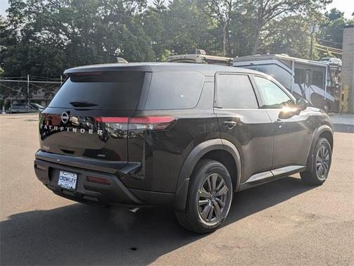 2025 Nissan Pathfinder S