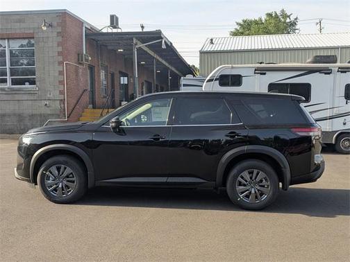 2025 Nissan Pathfinder S