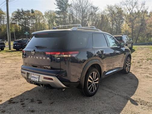 2025 Nissan Pathfinder Platinum