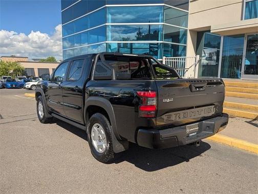 2024 Nissan Frontier SV