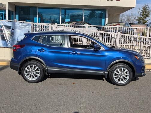 2022 Nissan Rogue Sport SV