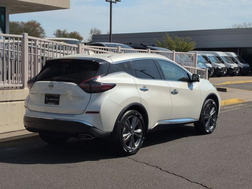 White 2023 Nissan Murano Platinum