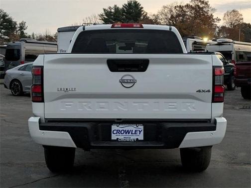 2025 Nissan Frontier SV