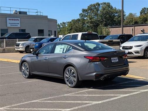 2025 Nissan Altima SL