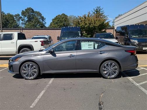 2025 Nissan Altima SL
