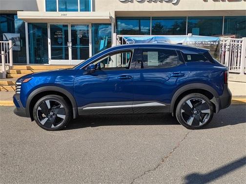 2025 Nissan Kicks SR