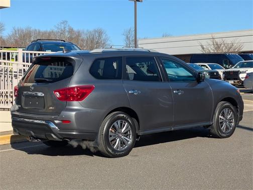 2020 Nissan Pathfinder S