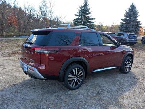 2025 Nissan Pathfinder Platinum