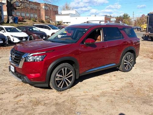 2025 Nissan Pathfinder Platinum