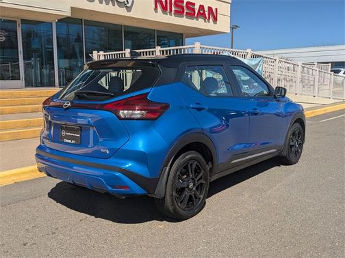 2023 Nissan Kicks SR