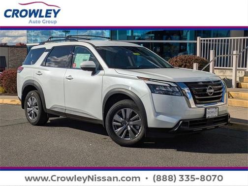 2025 Nissan Pathfinder SV