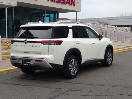 White 2023 Nissan Pathfinder SL