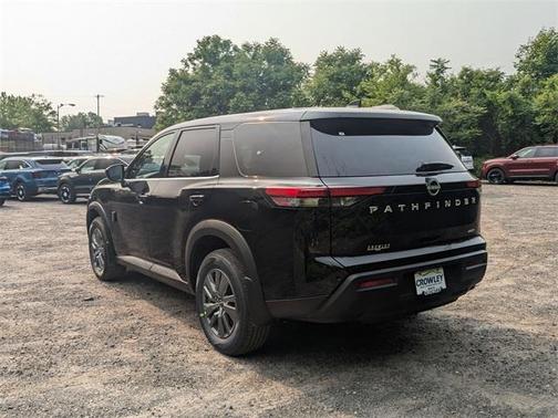 2025 Nissan Pathfinder S