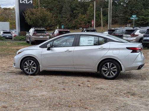 2025 Nissan Versa 1.6 SV