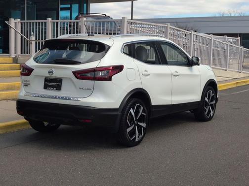 2022 Nissan Rogue Sport SL