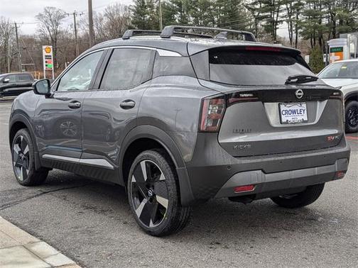 2025 Nissan Kicks SR