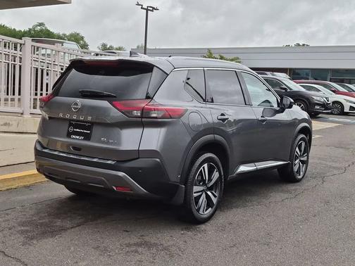 Gun Metallic 2023 Nissan Rogue SL