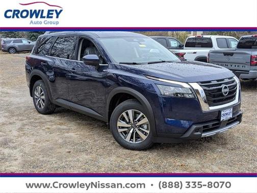 2025 Nissan Pathfinder SL