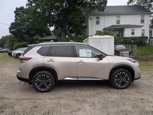 2025 Nissan Rogue Platinum