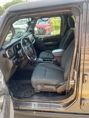 2021 Jeep Gladiator Sport