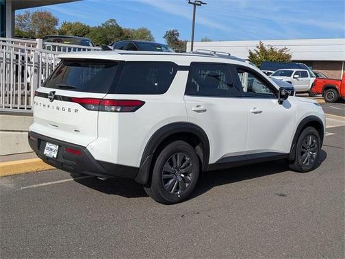 2025 Nissan Pathfinder S