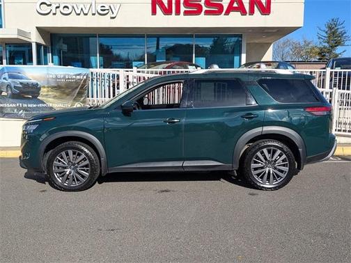 2023 Nissan Pathfinder SL