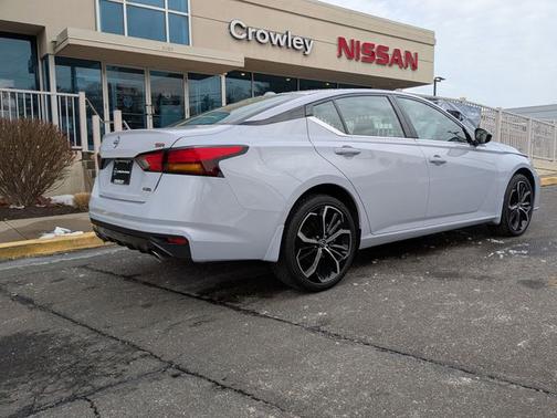 2025 Nissan Altima SR