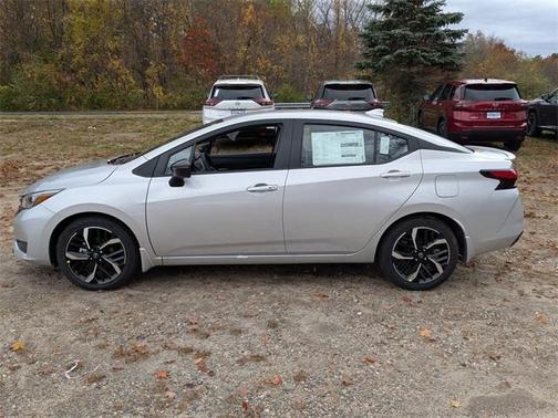 2025 Nissan Versa 1.6 SR