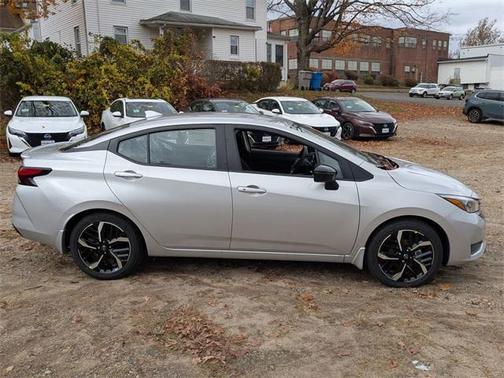 2025 Nissan Versa 1.6 SR