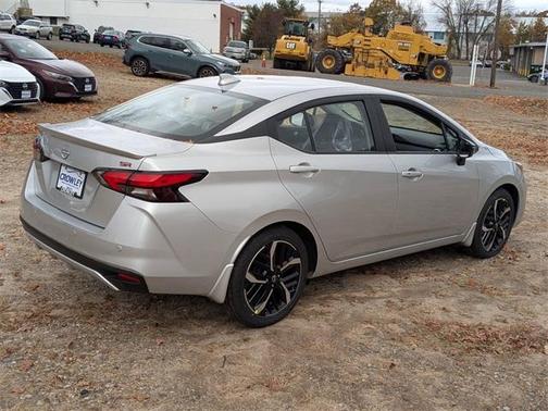 2025 Nissan Versa 1.6 SR