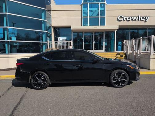 Black 2024 Nissan Altima 2.5 SR