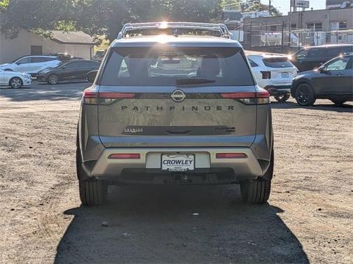 2025 Nissan Pathfinder Platinum