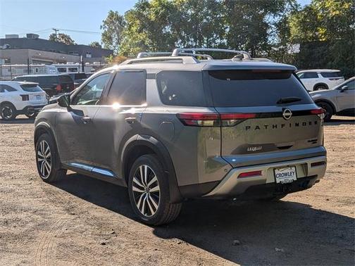 2025 Nissan Pathfinder Platinum
